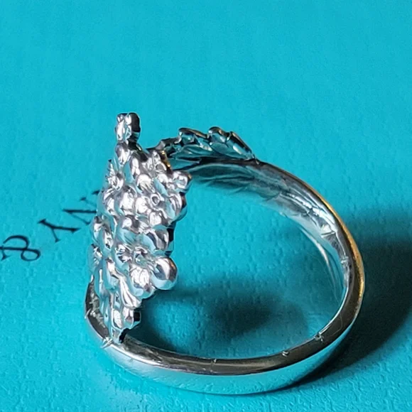 ♥SOLD♥️1885 Tiffany & Company Forget Me Not Spoon Ring in Sterling Silver #15 - Picture 9 of 16